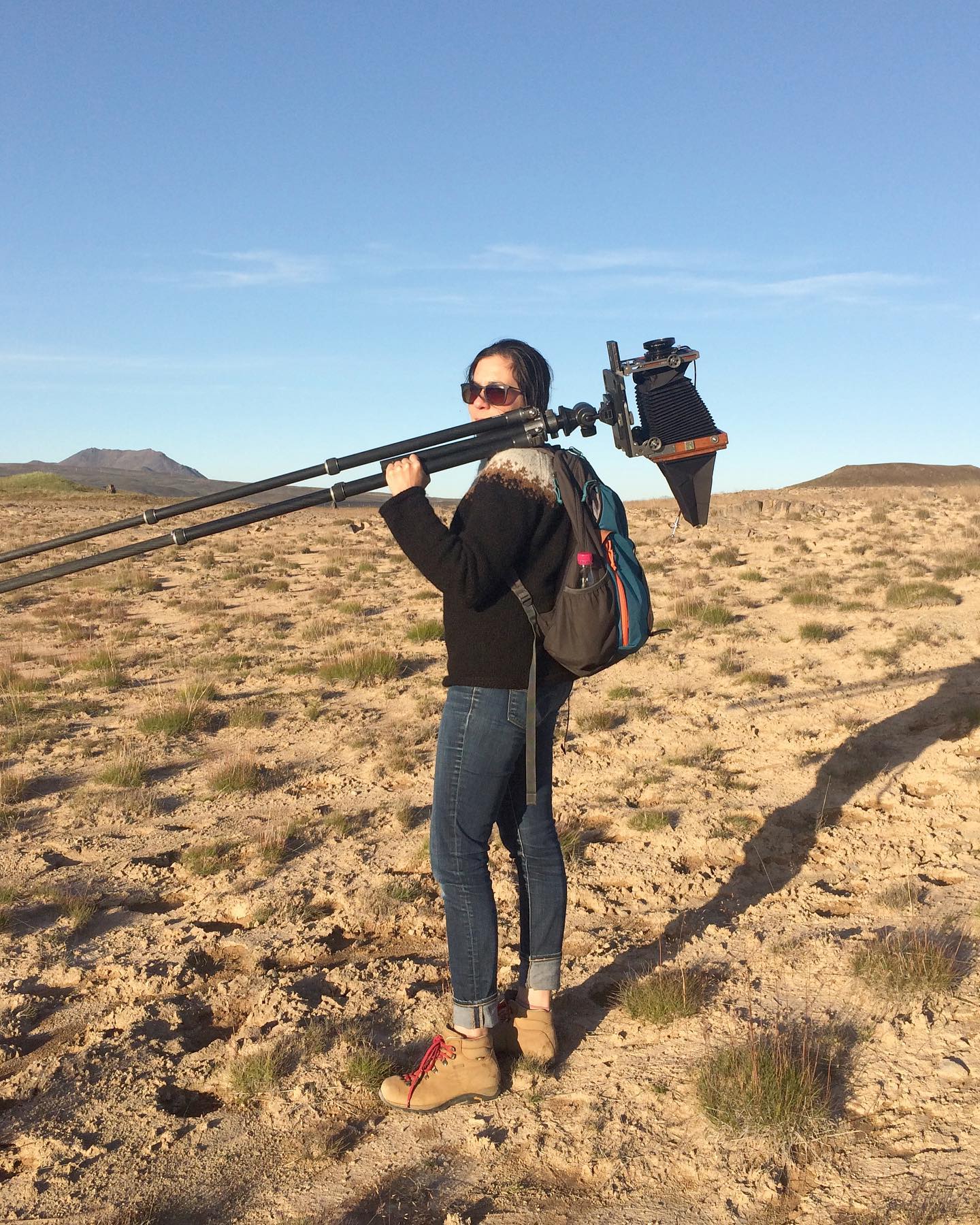 ARTIST TALK | LISTAMANNASPJALL:
Jessica Auer
Skaftfell Art Center invites you to an artist talk with Jessica Auer, Canadian artist, photographer, and filmmaker, and co-founder of Ströndin Studio, a photographic research and education center in Seyðisfjörður.
Thursday, January 26
17:00 - 18:00.
Skaftfell - 3rd floor
Austurvegur 42, Seyðisfjörður
www.skaftfell.is
A selection of photographs from Jessica’s series Looking North will be on view in the Skaftfell Bistró from January 23 – April 2, 2023. The installation and talk coincide with Jessica’s exhibition Landvörður, curated by Sigrún Alba Sigurðardóttir, opening on January 28th at Sláturhúsið, in Egilsstaðir. www.slaturhusid.is
Listamannaspjall: Jessica Auer
Skaftfell – myndlistarmiðstöð býður til listamannaspjalls við Jessicu Auer, kanadíska listakonu, ljósmyndara og kvikmyndagerðarkonu sem er ein af stofnendum Ströndin Studio, ljósmynda- og fræðslumiðstöðvar á Seyðisfirði.
Fimmtudaginn, 26. janúar
17:00 - 18:00.
Skaftfell – þriðja hæð
Austurvegur 42, Seyðisfjörður
www.Skaftfell.is
Úrval mynda úr myndaröðinni Horft til norðurs eftir Jessicu verður til sýnis á Skaftfell Bistró frá 23. janúar til 2. apríl 2023. Innsetningin og spjallið falla saman við sýningu Jessicu, Landvörður, sem Sigrún Alba Sigurðardóttir stýrir og opnar í Sláturhúsinu á Egilsstöðum 28. janúar.
www.Slaturhusid.is
#skaftfell #skaftfellbistro
#jessicaauer
#seyðisfjörður #austurland